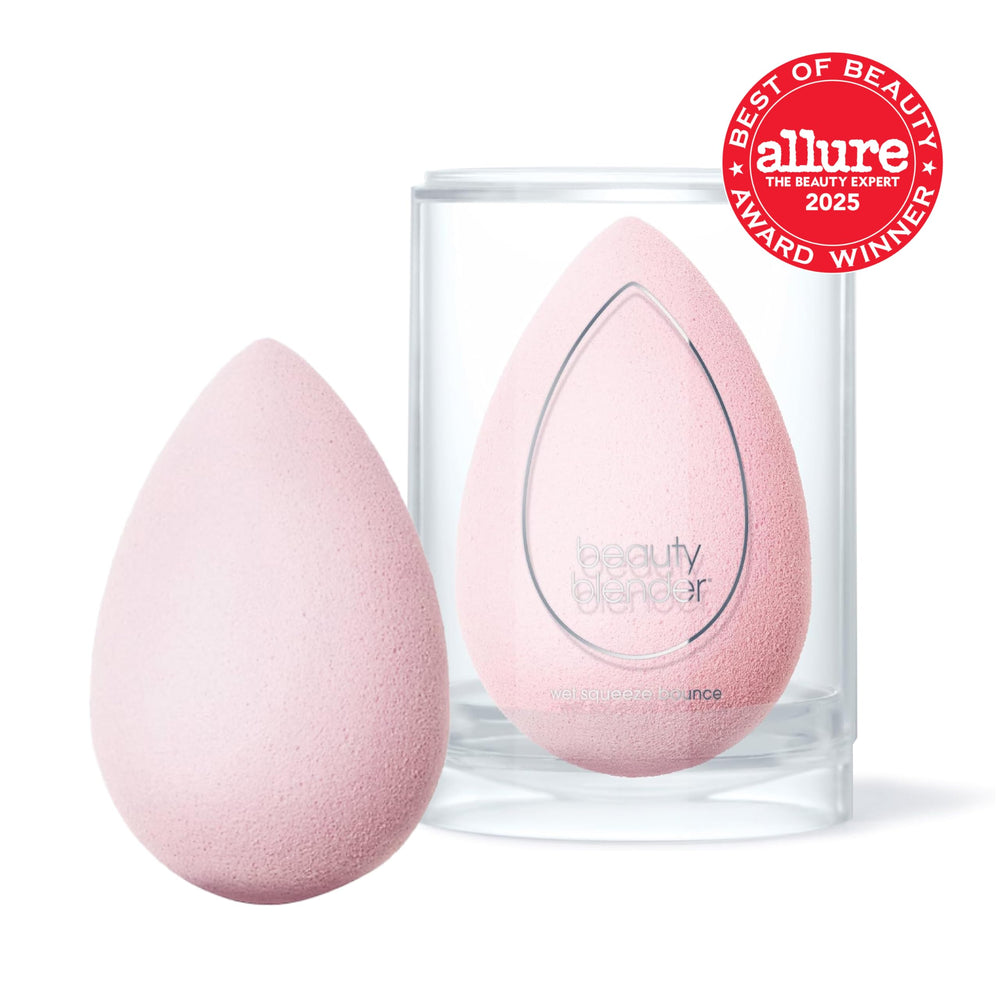 Beautyblender Bubble sponge shows large surface for quick foundation coverage.
