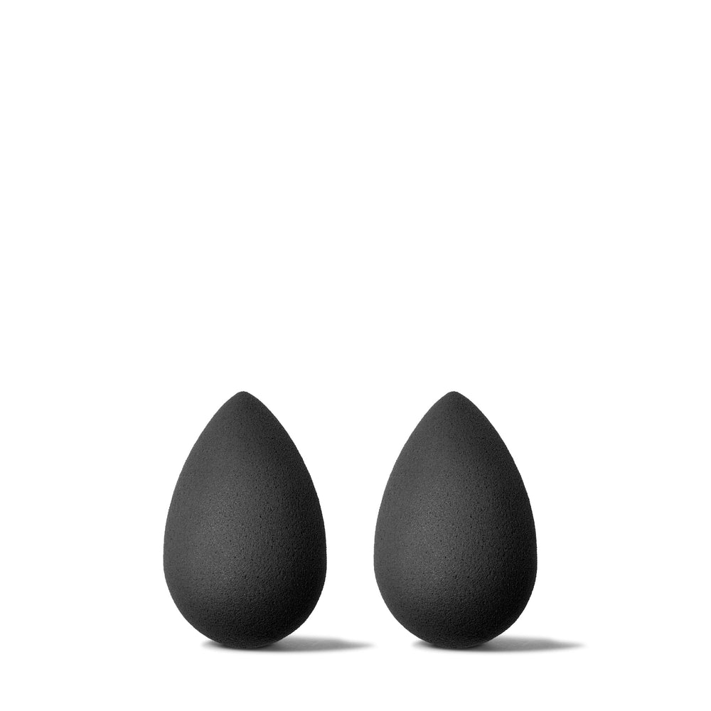 Beautyblender Micro Mini Pro Black wet size shows sponge expansion when damp