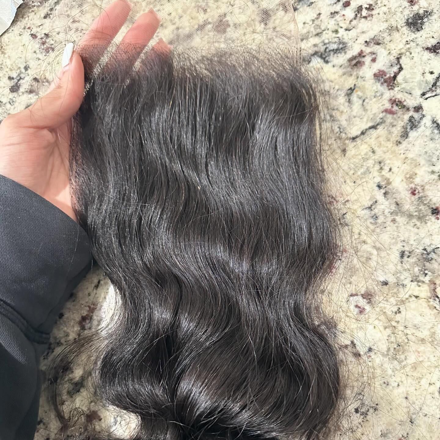 BEEOS 5x5 SKINLIKE closure body wave texture offers natural movement and versatile styling