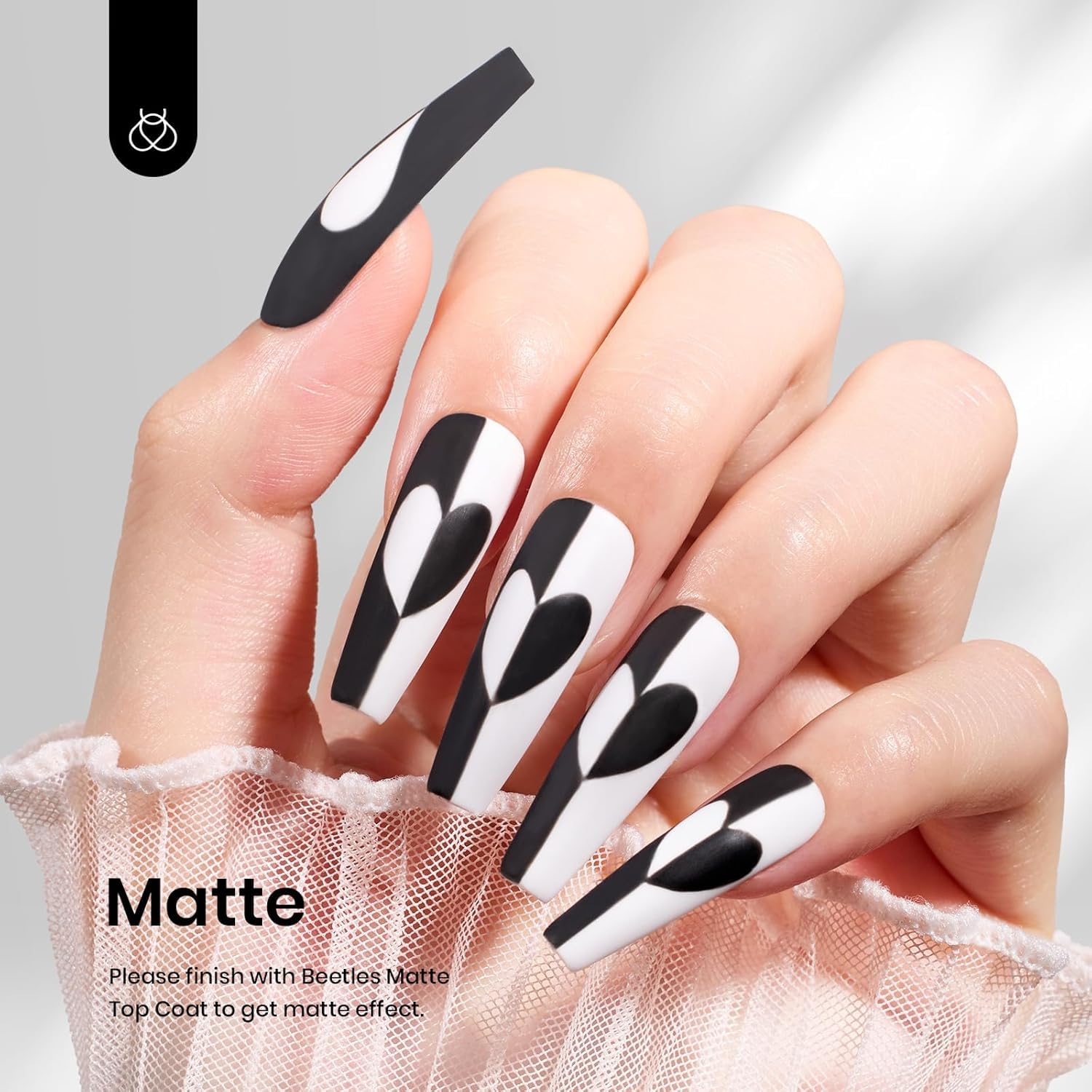 Beetles White Gel Nail Polish 15ml closeup cap shows premium pigment.