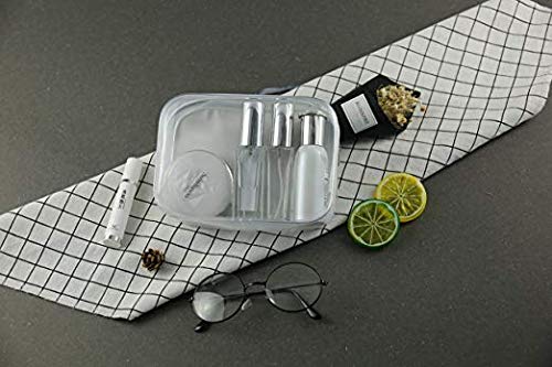 BEFORYOU pouch close-up with top zipper, easy access for daily cosmetics on the go.