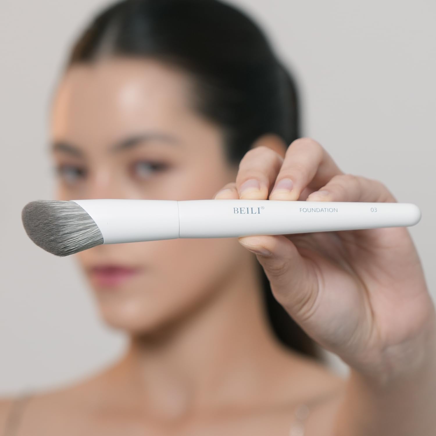 BEILI white concealer eyeliner brush for precise detailing and sharp lines.