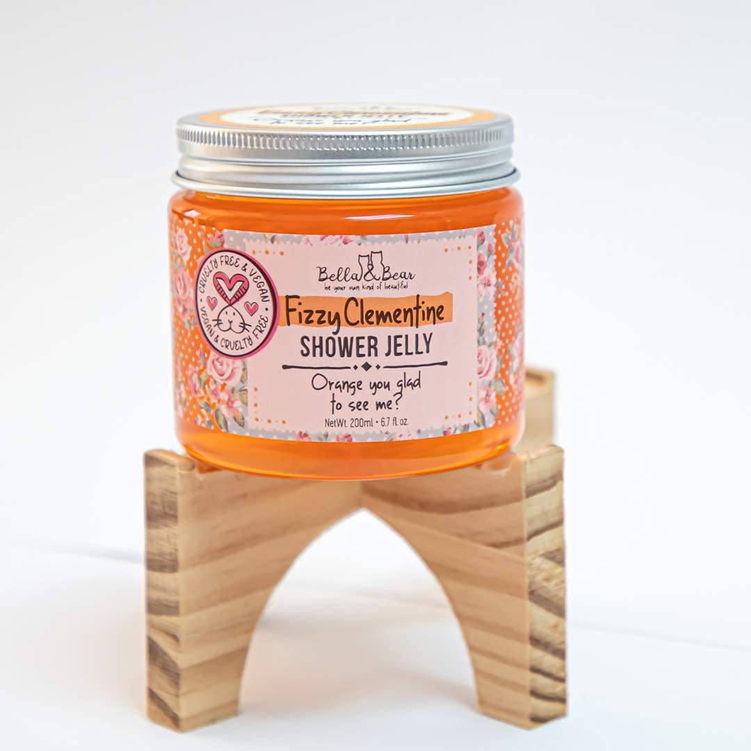 Bella & Bear Fizzy Clementine fragrance swirls in the air for mood-brightening routines.