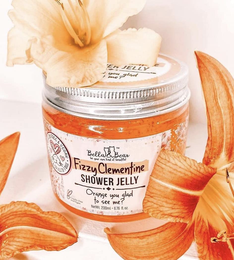 Bella & Bear Shower Jelly with loofah setup evokes spa-like routine and pampering moments.