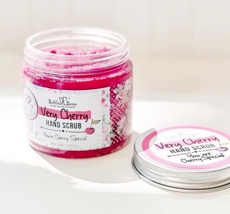 Bella & Bear Hand Scrub wet hands application demonstrates easy exfoliation.
