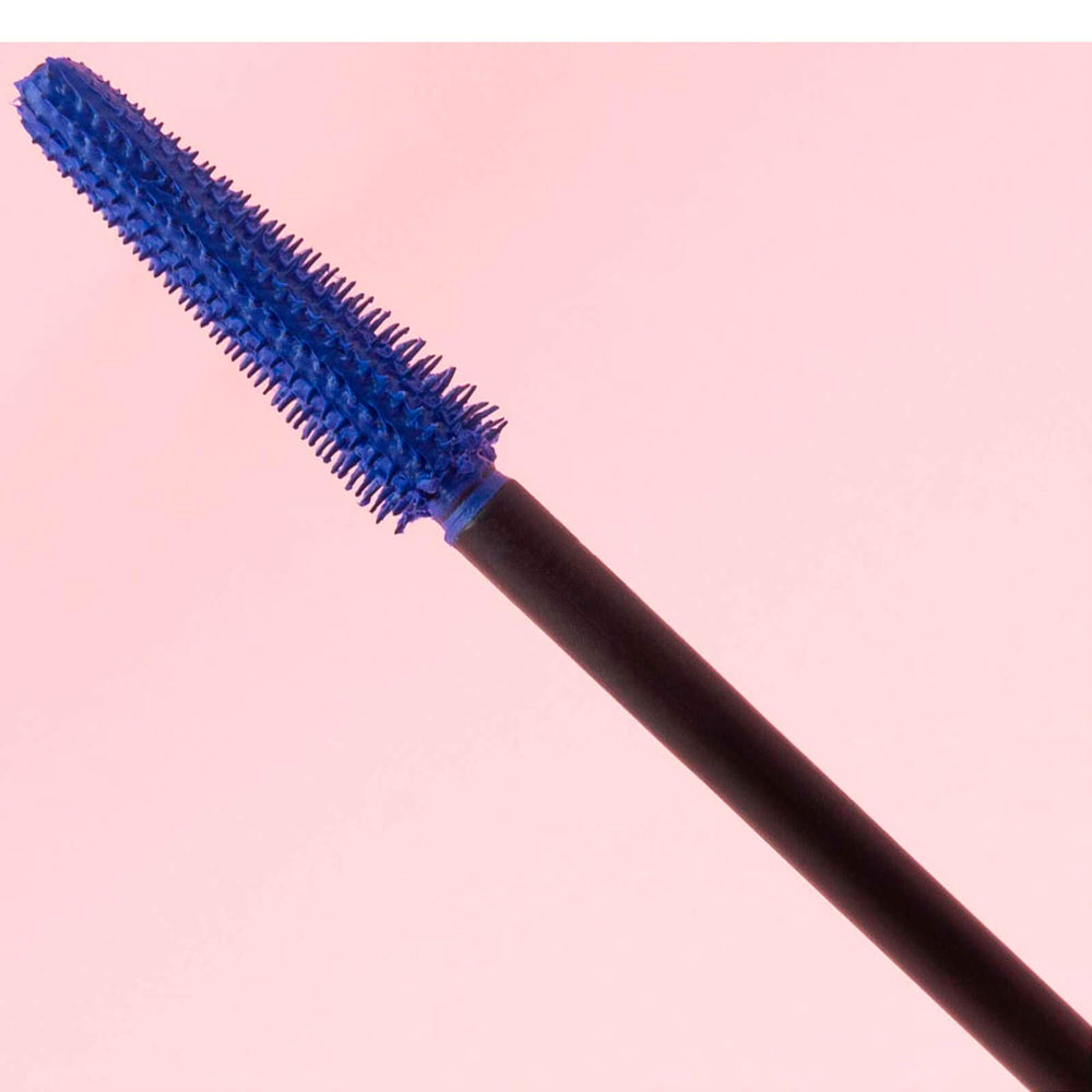 Benefit BADgal BANG blue lashes closeup displays enhanced length and intensity.