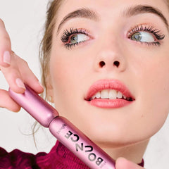 Benefit BADgal Bounce comb side defines lashes and reduces clumps.