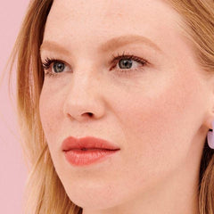 Benefit Gimme Brow fiber texture detail demonstrating added volume and grip