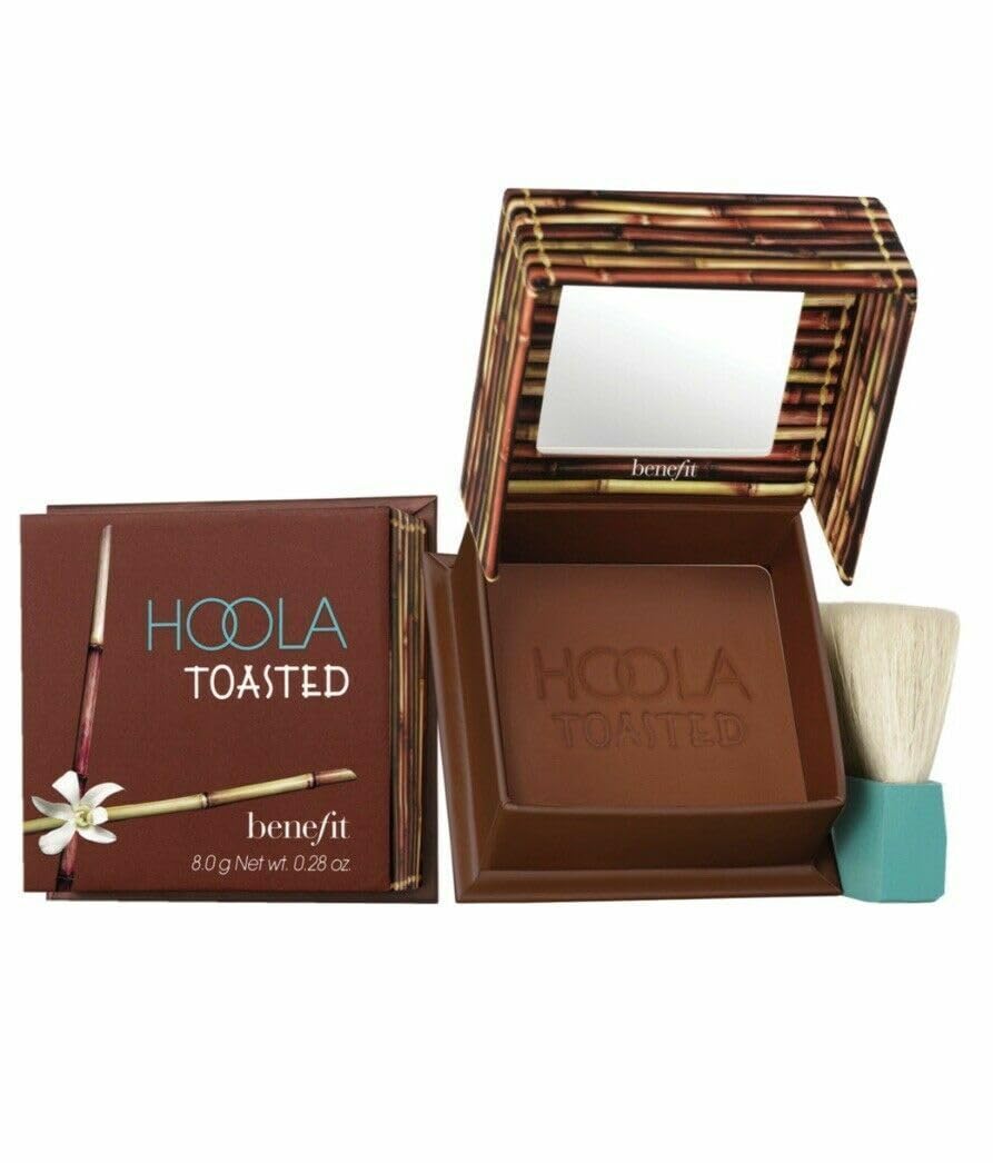 Benefit Hoola Toasted compact front view showing warm matte bronzer