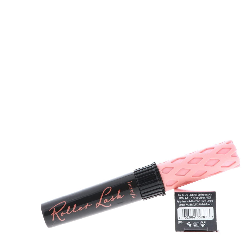 Benefit Roller Lash wear-test on lashes demonstrates defined curl and fluttery effect.