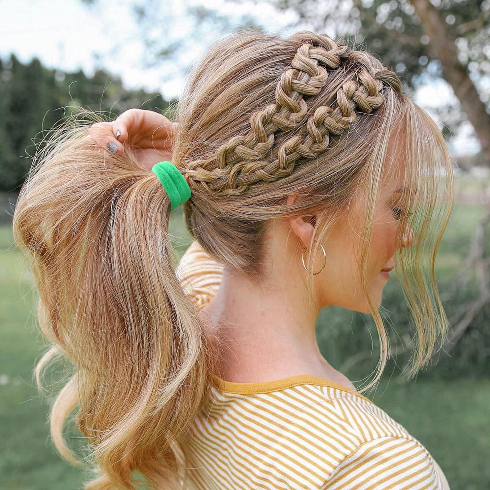 Bessrung hair ties worn as bracelet demonstrates multifunctional convenience.