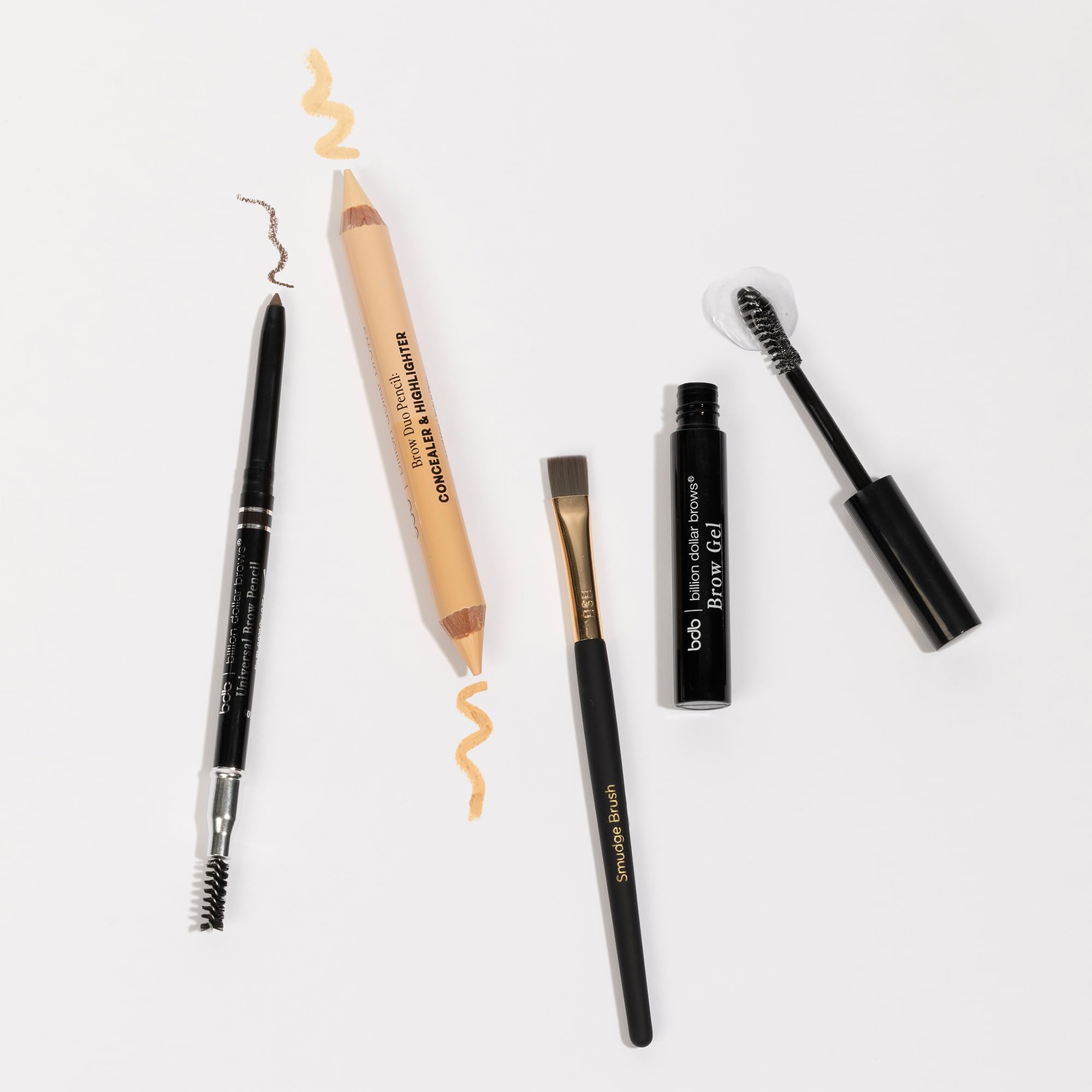 Billion Dollar Brows uso para definir cejas e iluminar la mirada, aspecto pulido.