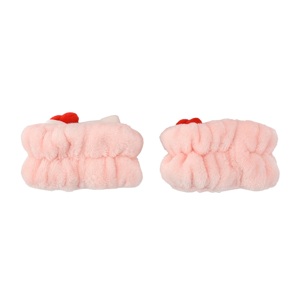 Bioworld Hello Kitty three-piece set ready for daily use or sharing.