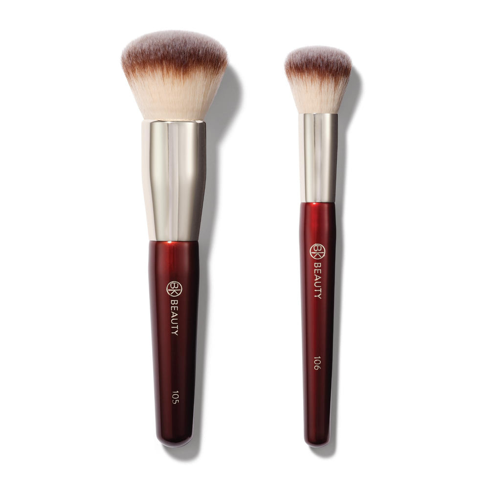 BK BEAUTY Large Buffer brush 105 close-up for seamless powder buffing and natural finish.