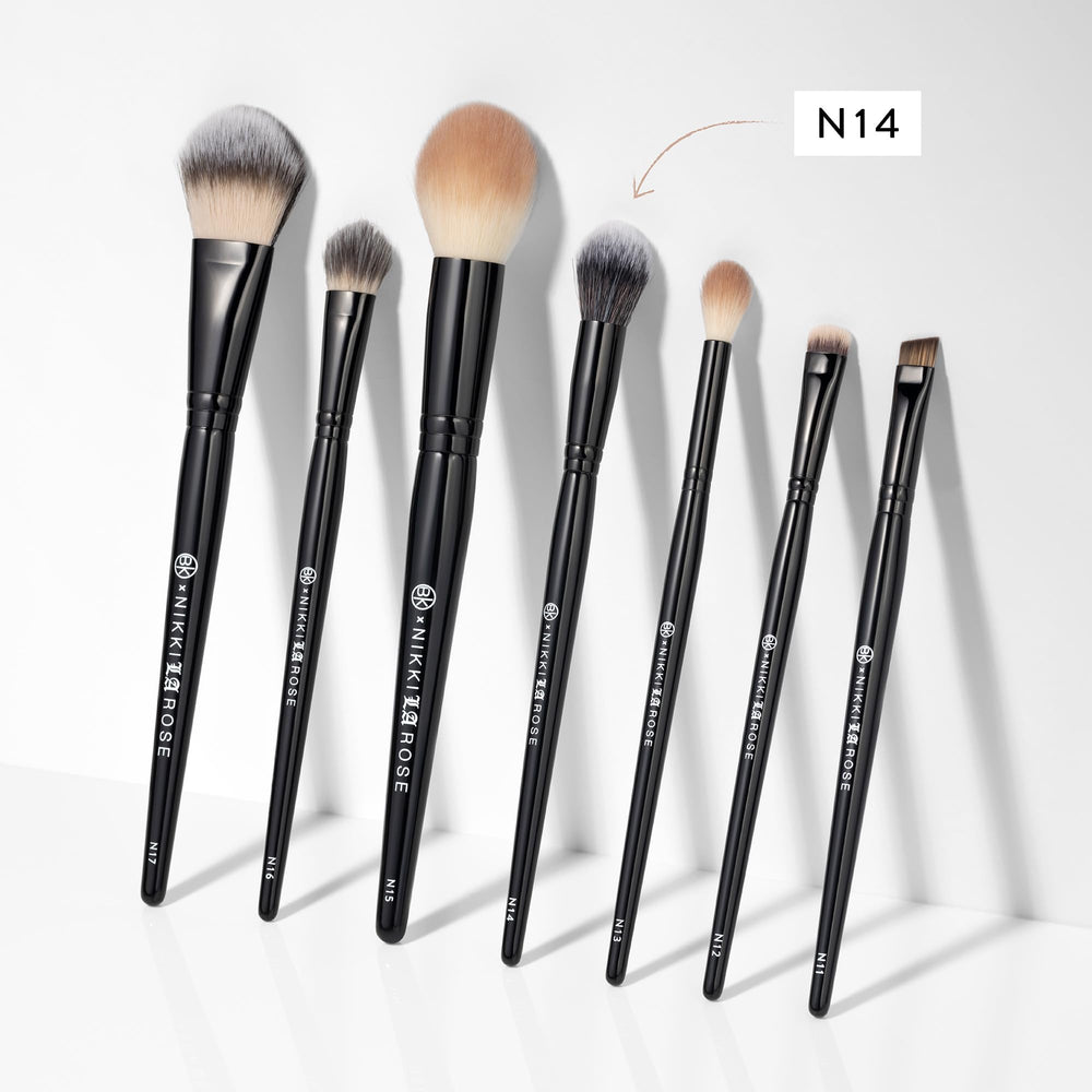 BK BEAUTY Nikki La Rose N14 multi-tasking brush for concealer and highlighter.