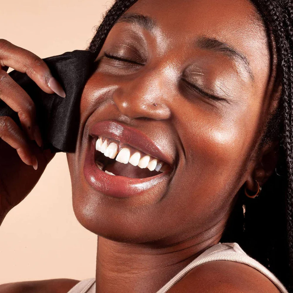 BLAQ wipes with glycolic acid for mild exfoliation.