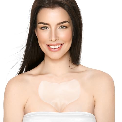 BLUMBODY Chest Wrinkle Pads on neck and décolleté for smoothing support.
