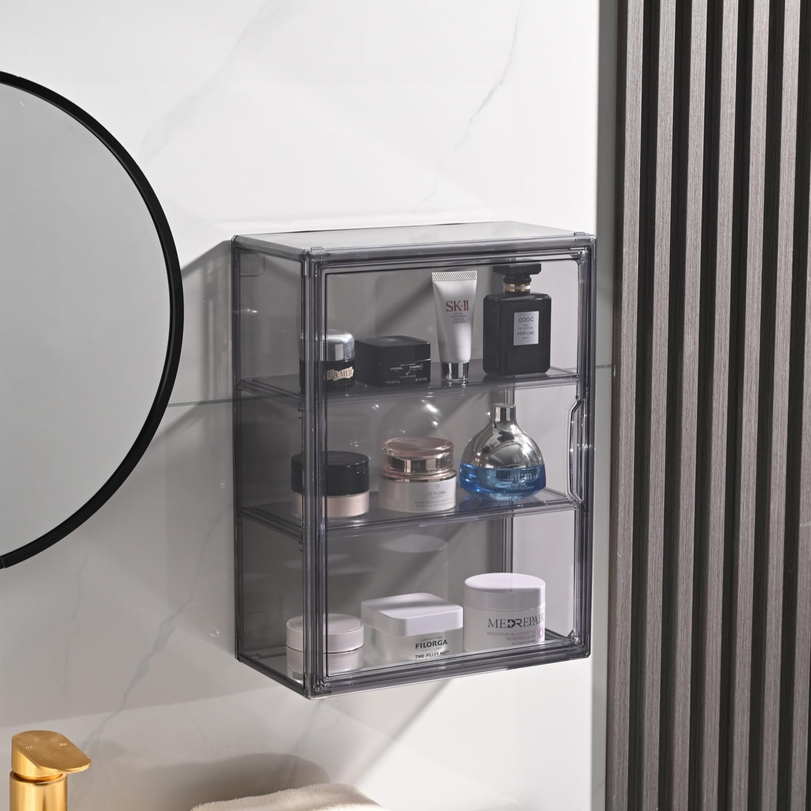 Bohoidee magnetic door allows easy access while keeping dust out