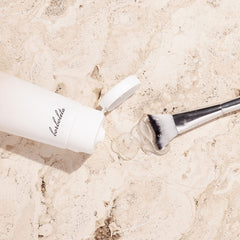 Borboleta Lash Bath Gel Cleanser application gel demonstrates gentle lash cleansing