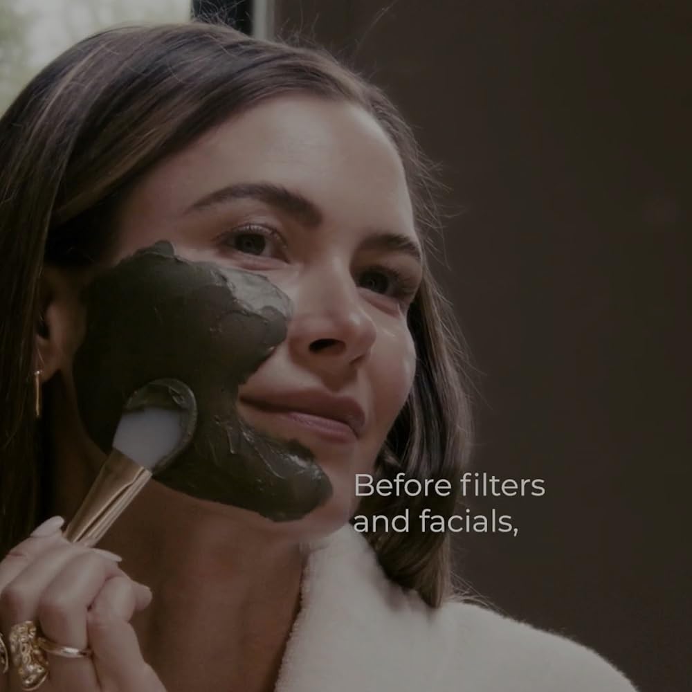 Borghese mud mask with Chaga Mushroom extracts supports skin resilience against daily stressors.