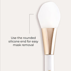 Borghese Deluxe Mask Applicator apply thick layer for even facial and body coverage.