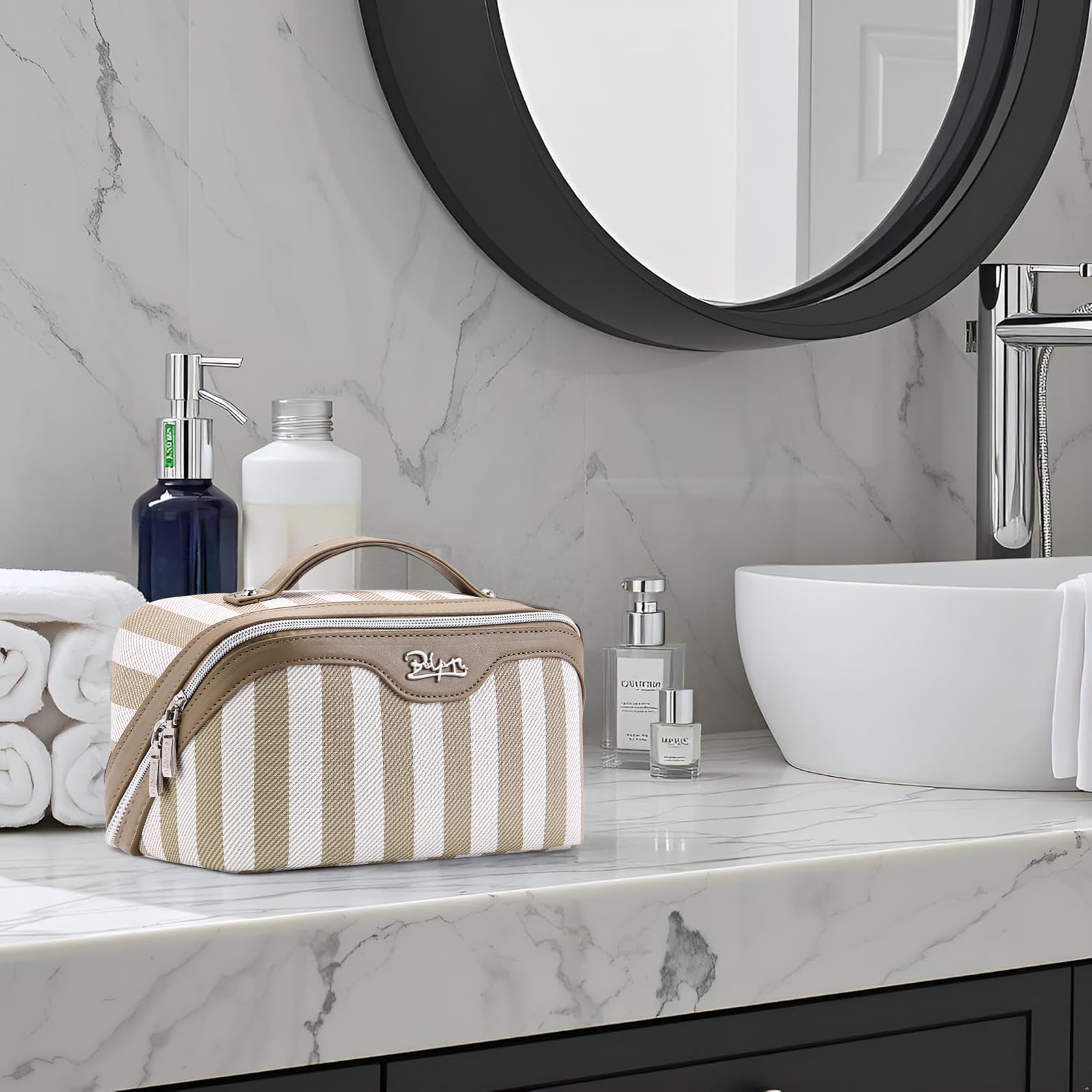 BOYATU makeup bag compartments illustrate organized separation of skincare and cosmetics.