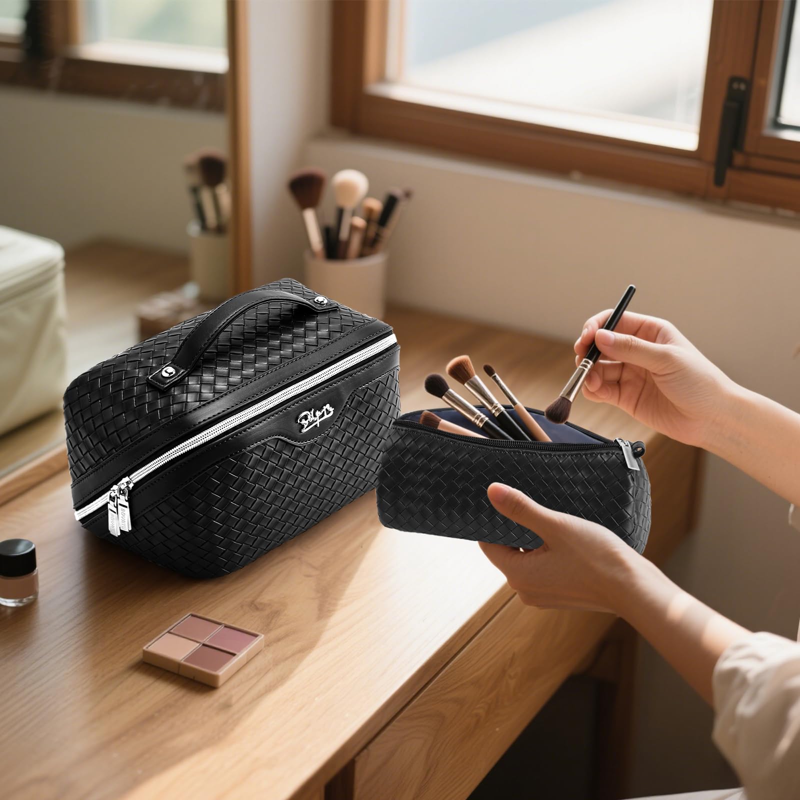 BOYATU vegan leather cosmetic bag highlighting waterproof durability