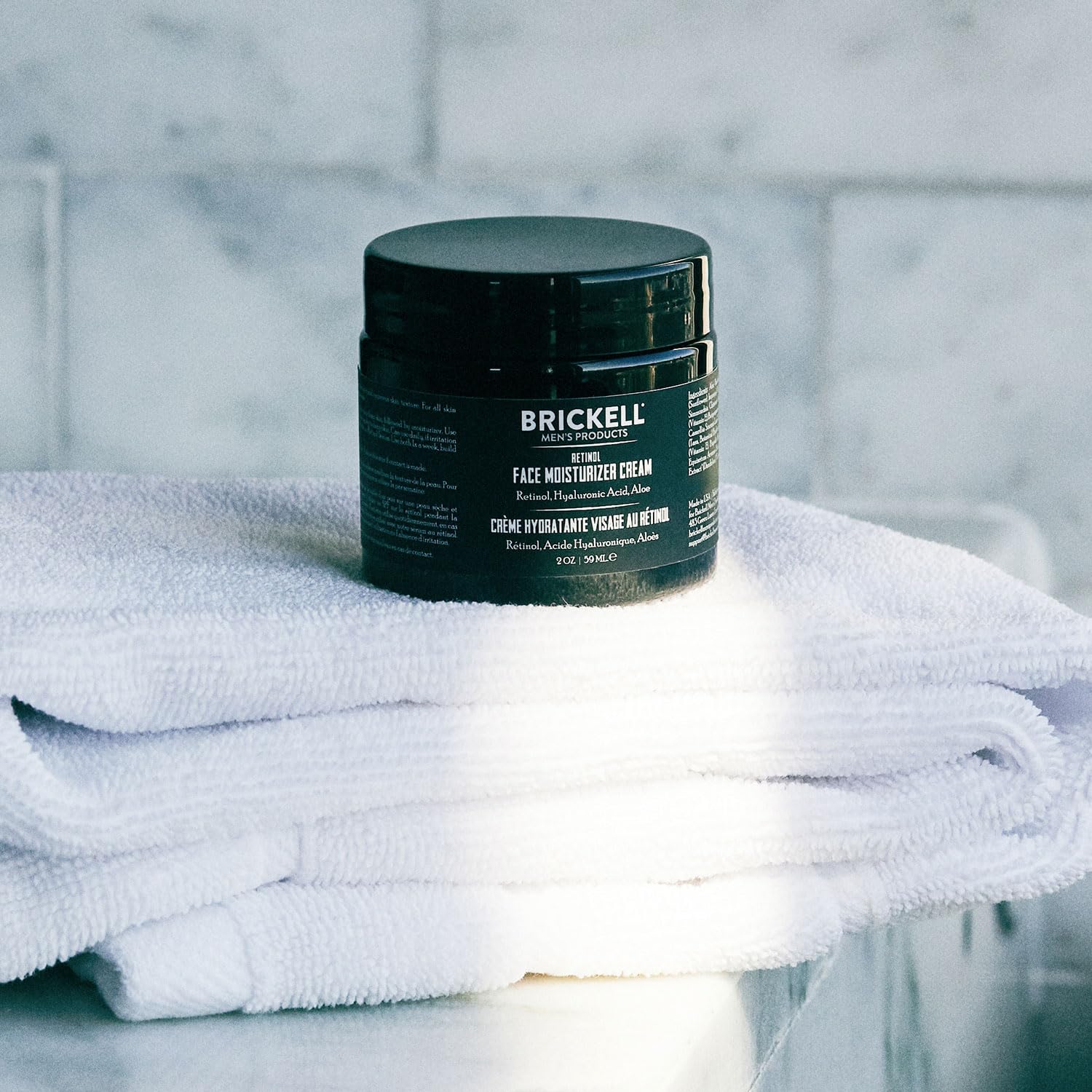 Brickell Men's Retinol Face Moisturizer with Aloe ingredient highlights soothing properties.