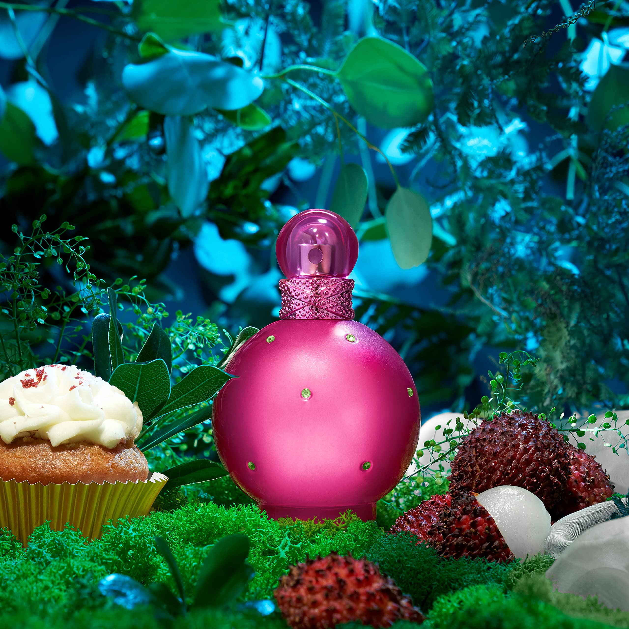 Britney Spears Fantasy packaging gift-ready box highlights premium presentation.
