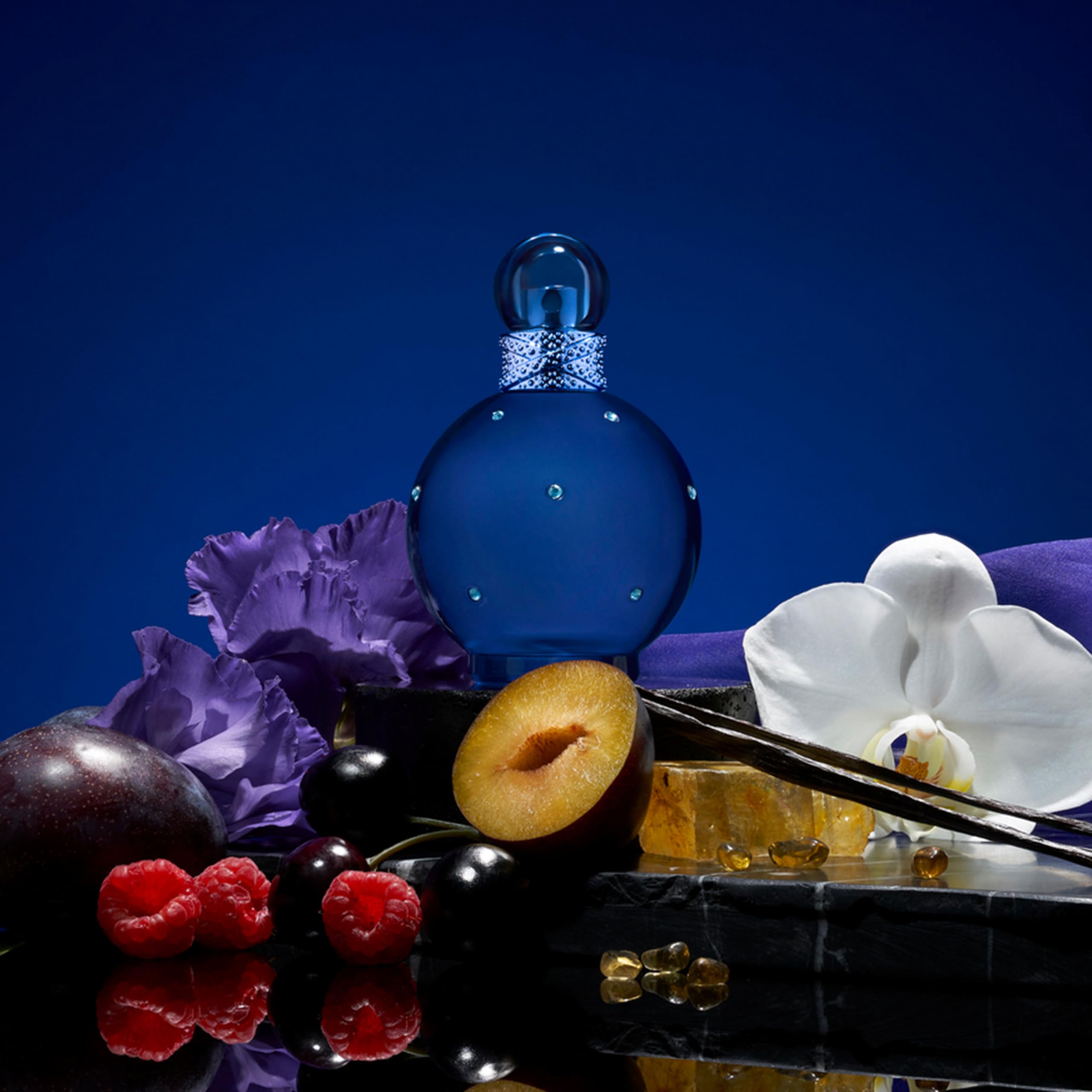 Britney Spears Midnight Fantasy cap view, clean design for a chic fragrance moment.