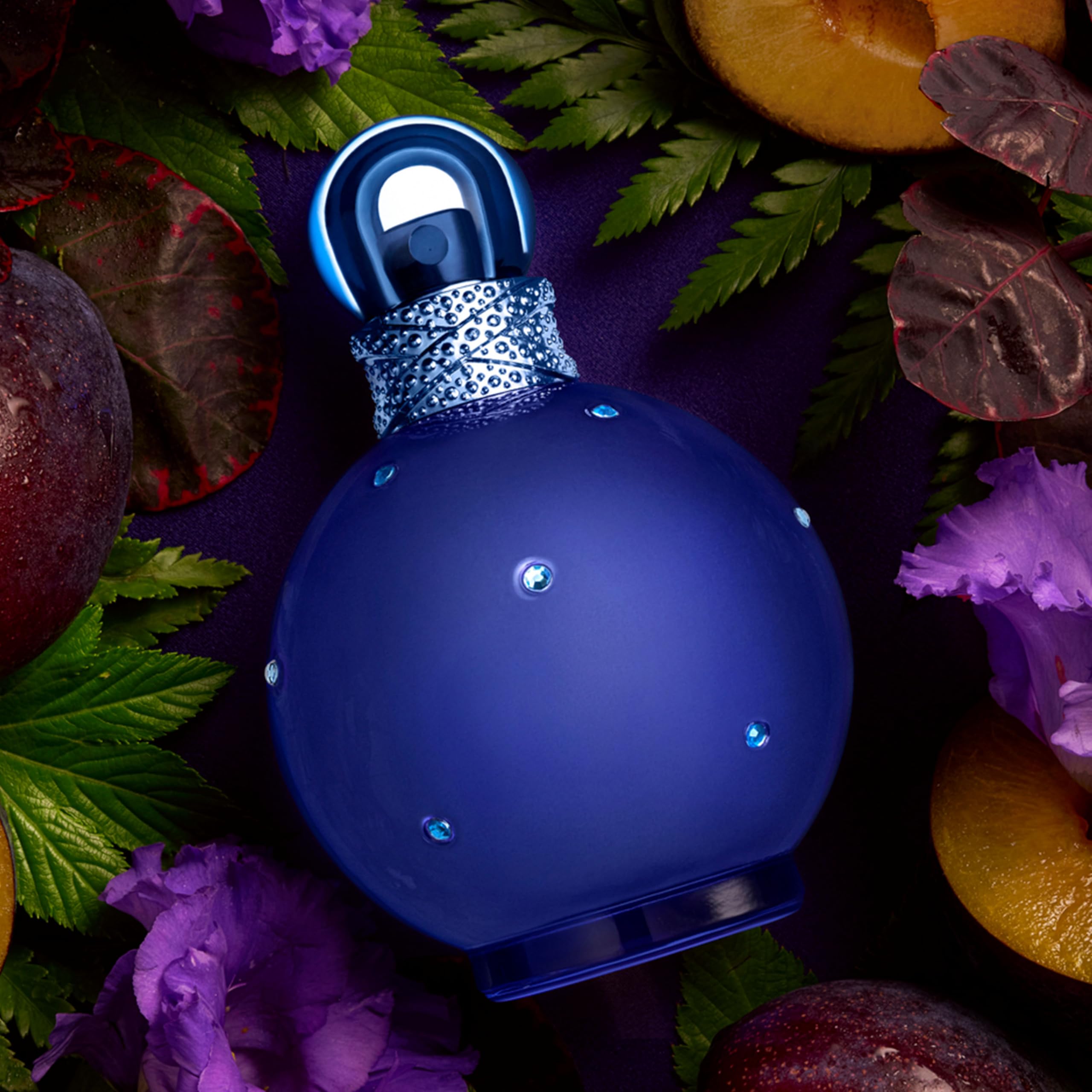 Britney Spears Midnight Fantasy fruity floral composition offers sophisticated scent profile