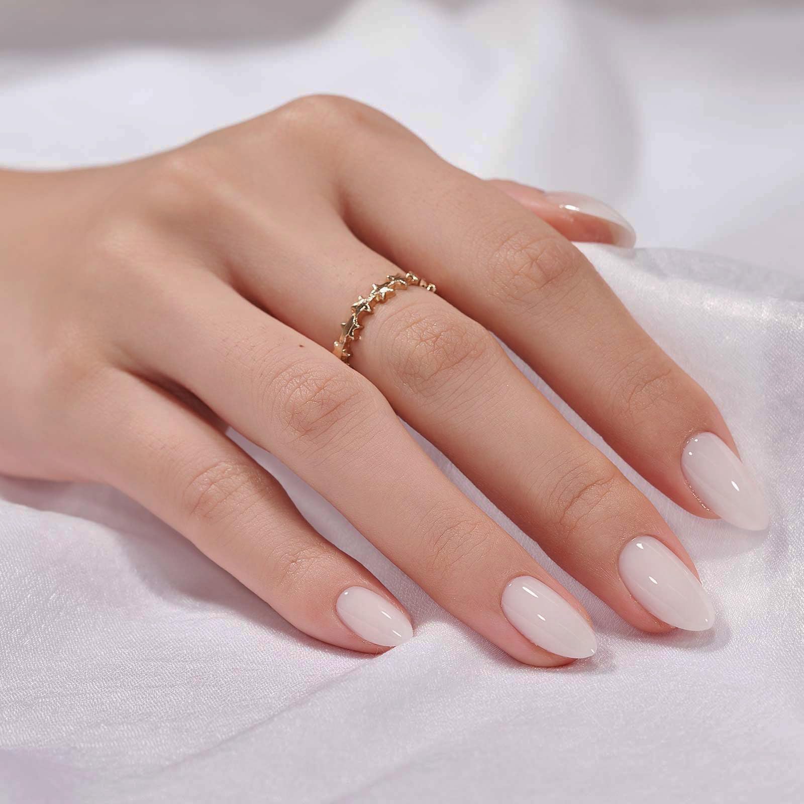 BTArtbox Cream Puff nails close-up shows natural gel finish for salon-like nails