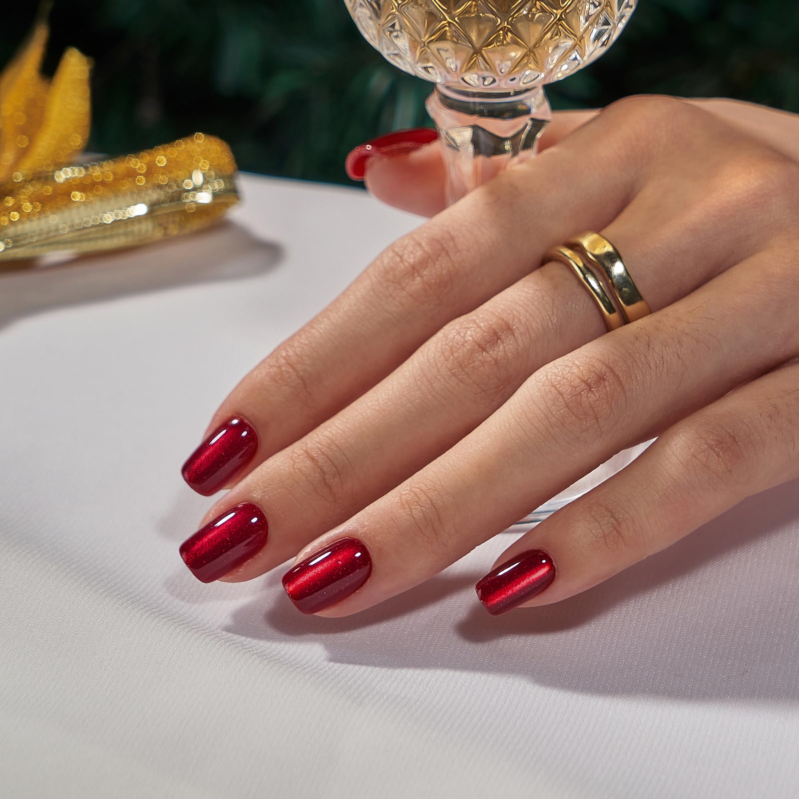 BTArtbox glossy red cat-eye press-on nails in storage box for easy organization
