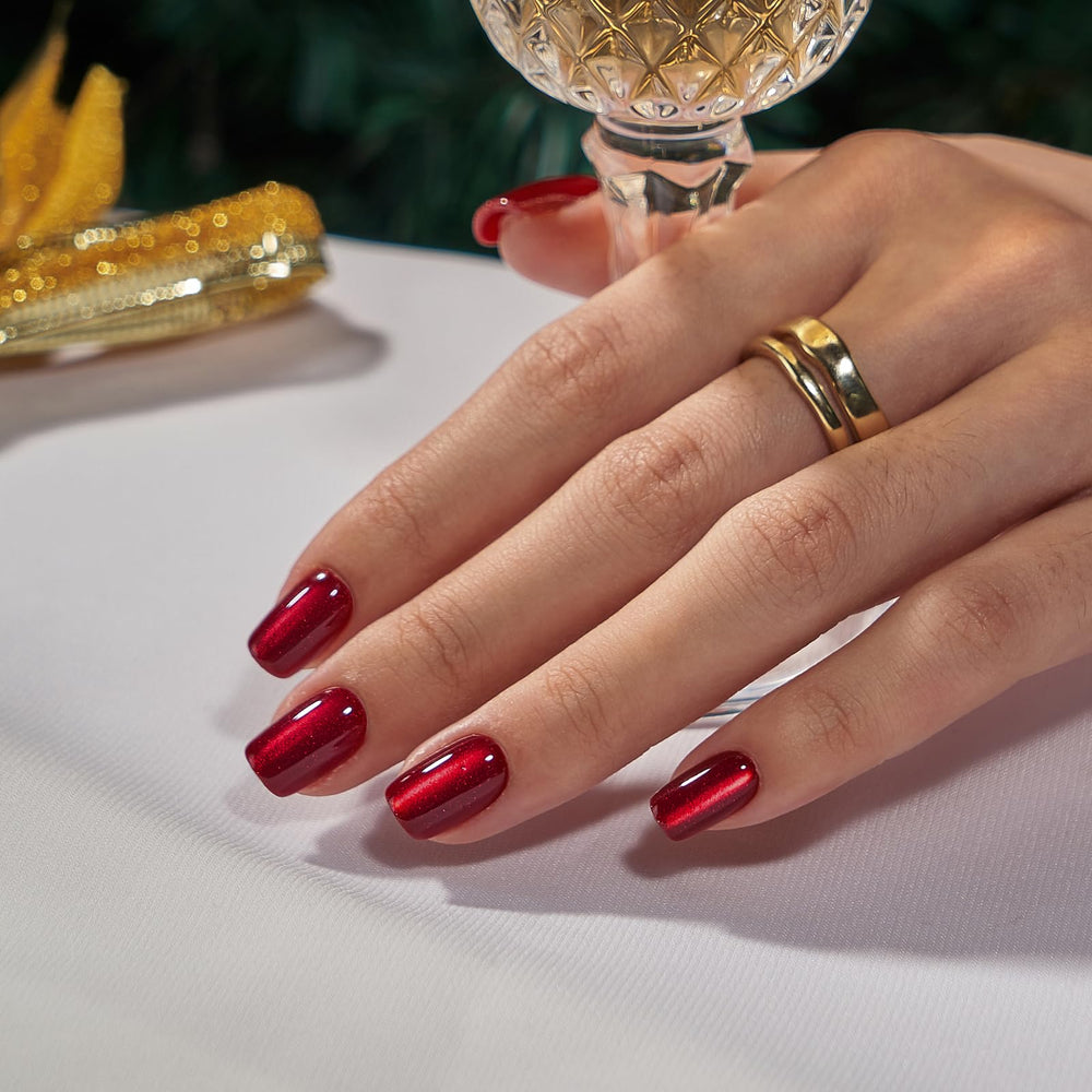 BTArtbox glossy red cat-eye press-on nails in storage box for easy organization