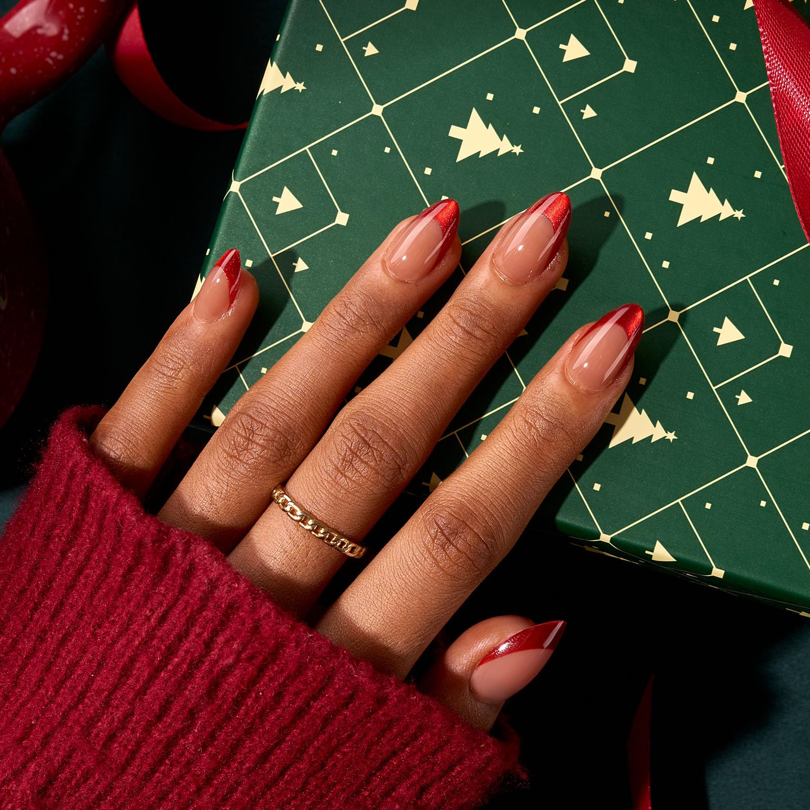 BTArtbox short almond nails festive at-home manicure