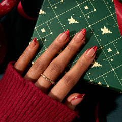 BTArtbox Short Almond nails in Christmas set offering comfortable wear