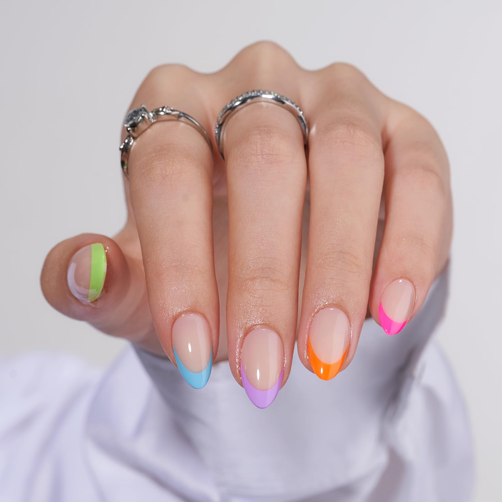 BTArtbox short gel French Tip nails for quick salon-like results at home.