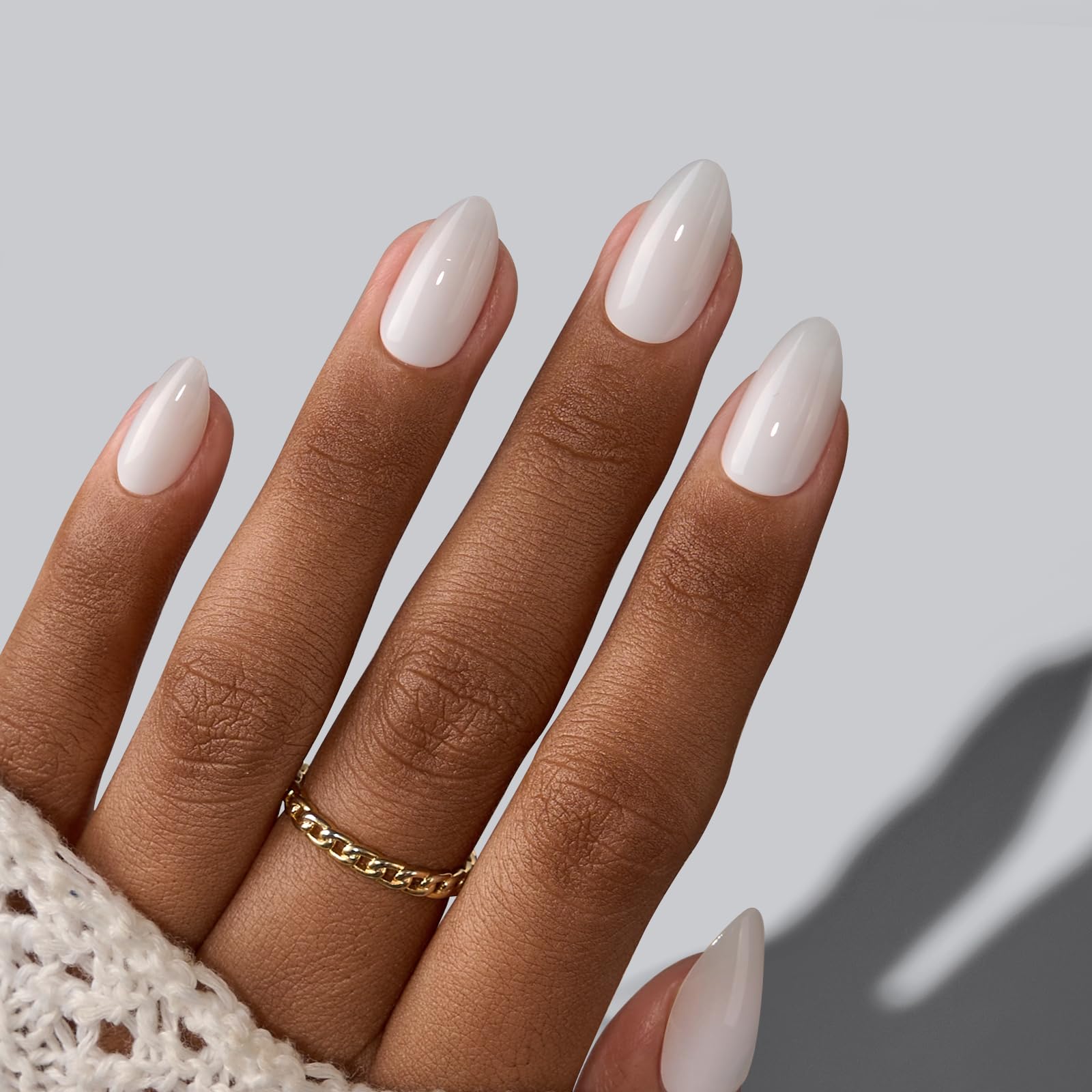 BTArtbox Cream Puff nails during application illustrate fast, five-minute salon-like results
