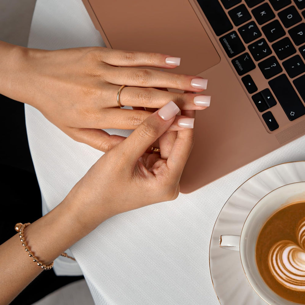 BTArtbox tough builder gel topcoat nails demonstrates long-lasting chip resistance for daily wear