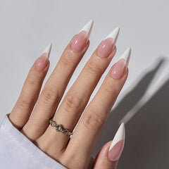 BTArtboxnails XCOATTIPS application demonstrating easy fit for DIY manicures.
