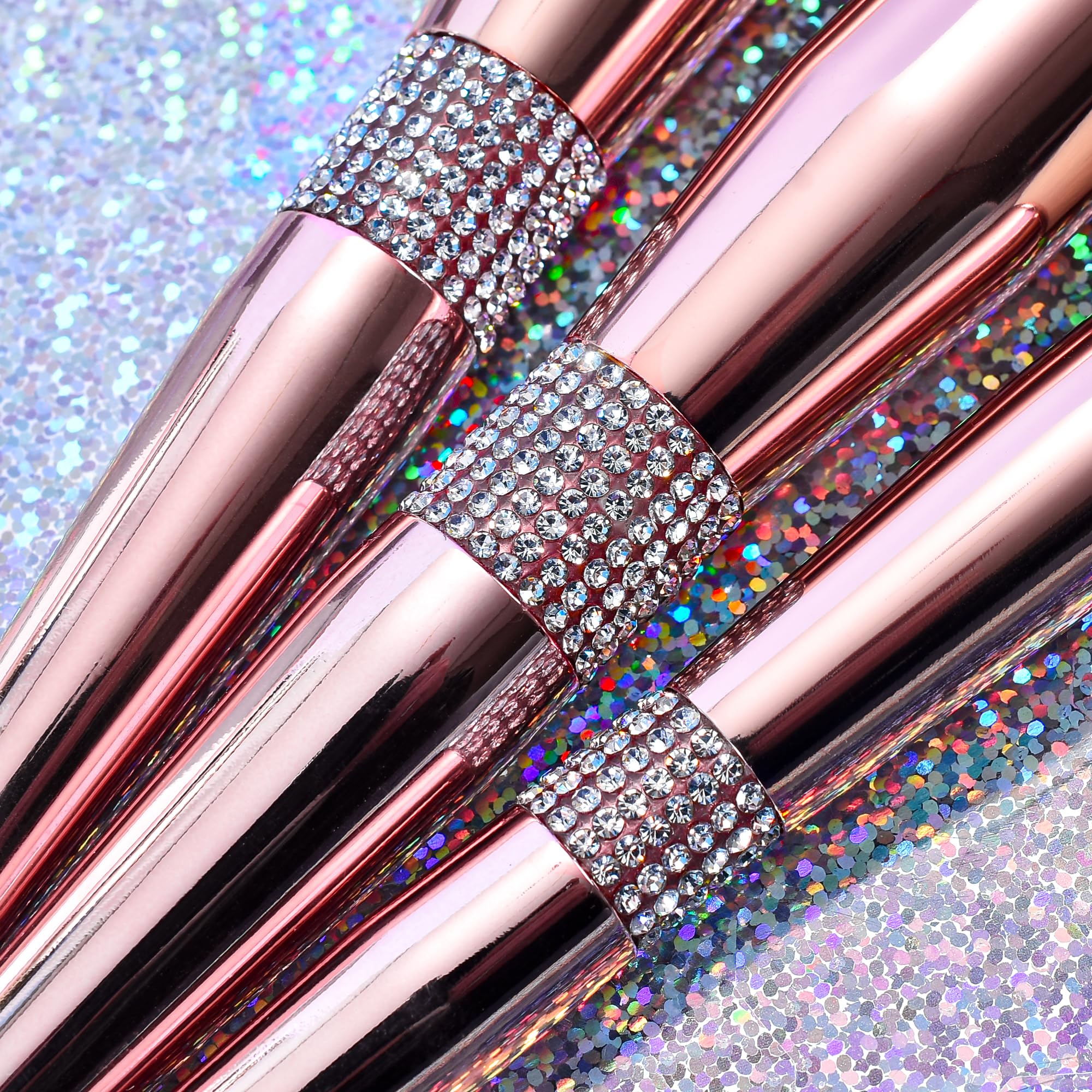 Bueart Design eyeshadow brush set for smooth, even color.