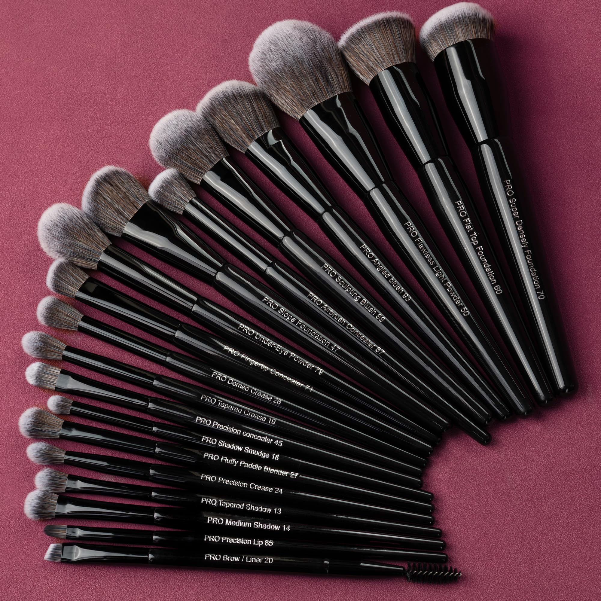 Travel-friendly Bueart Design brush kit for compact storage and on-the-go touch-ups