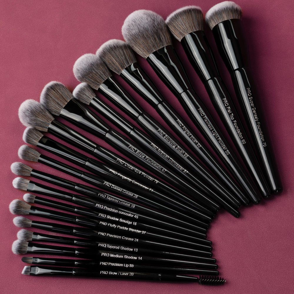 Travel-friendly Bueart Design brush kit for compact storage and on-the-go touch-ups