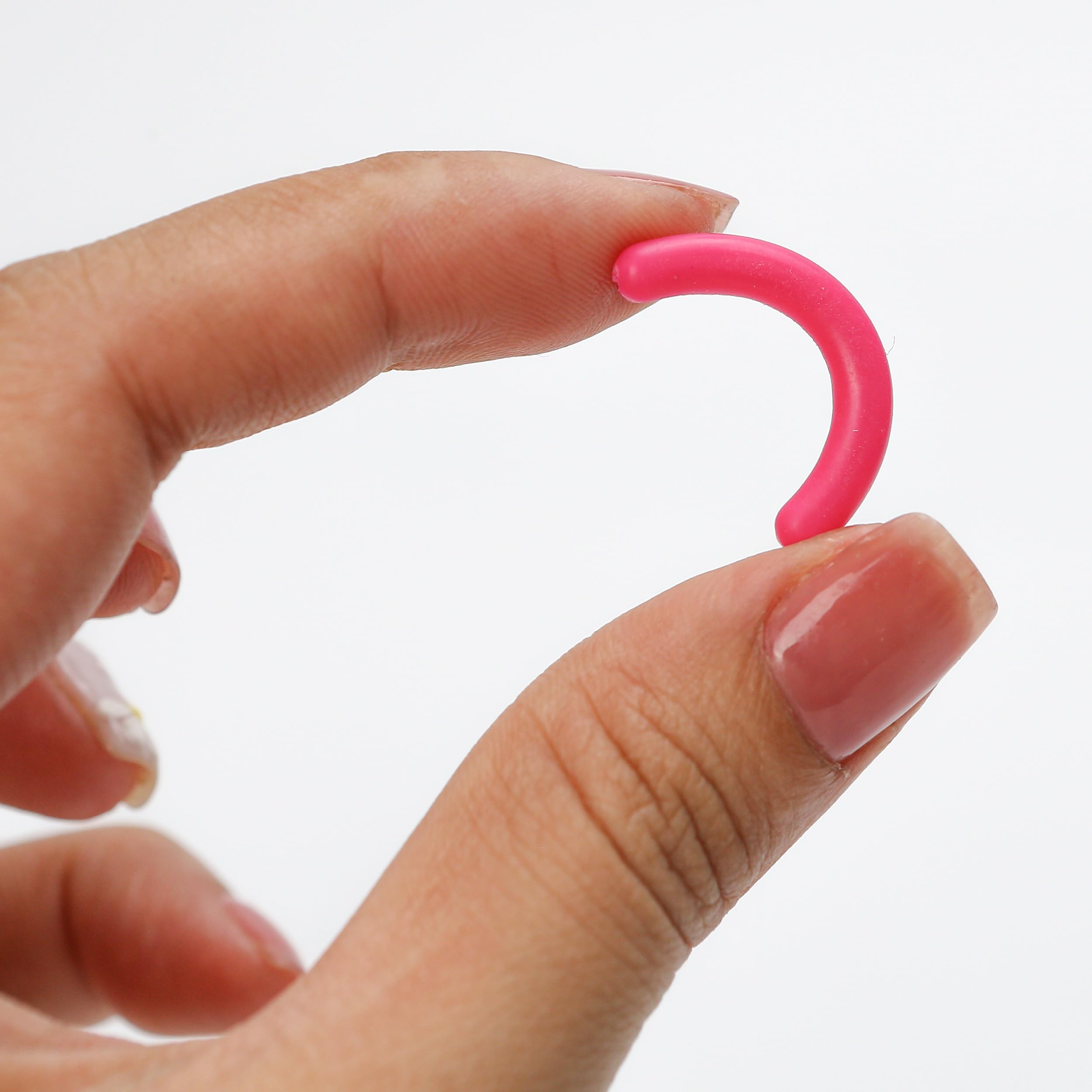 BuleVina easy-to-use tool fits most eye shapes.