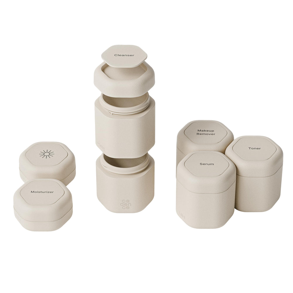 Cadence travel containers Sand lid close-up showing a secure seal for spill-free packing.
