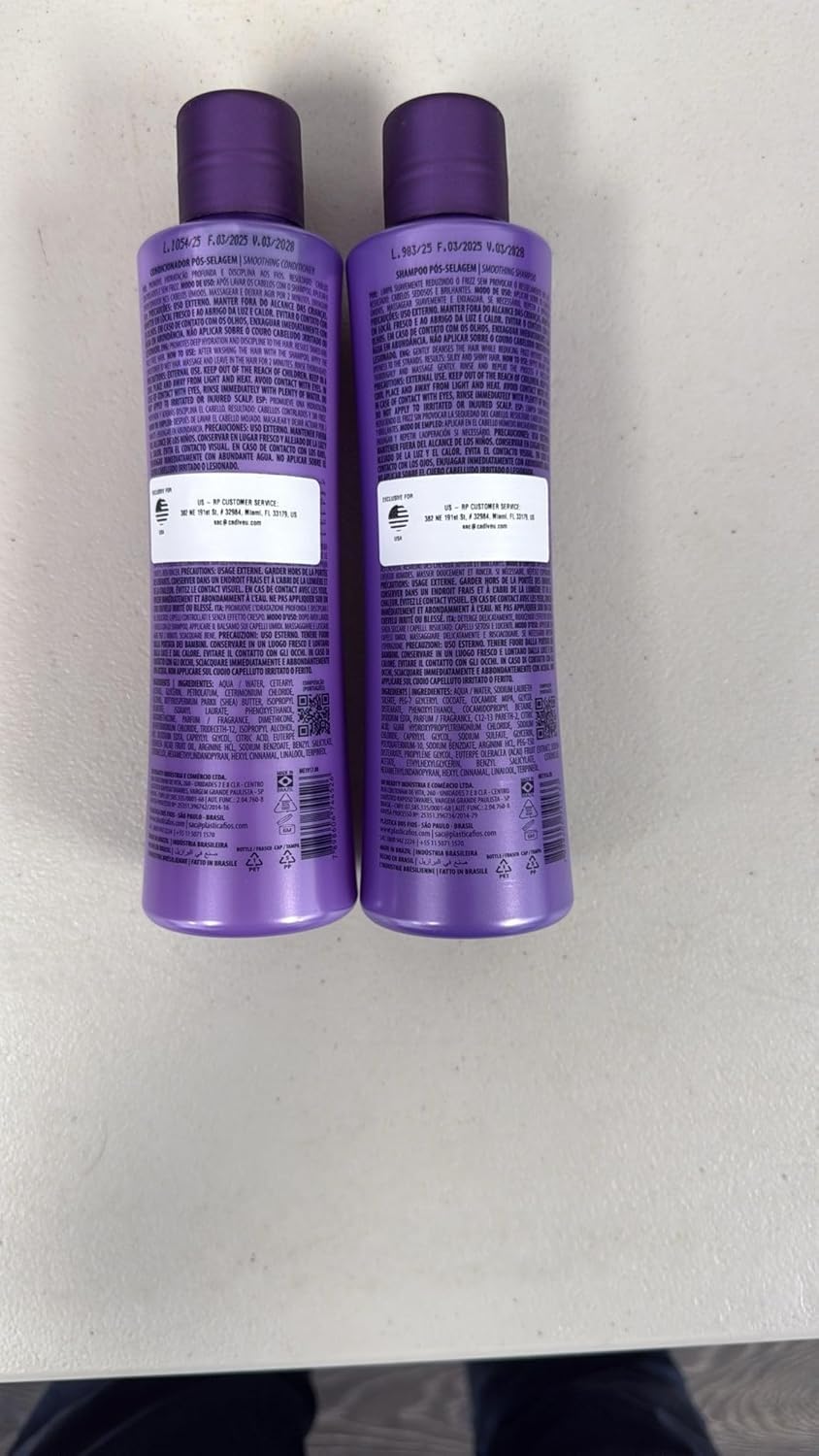 CADIVEU Plastica Dos Fios arginine and acai ingredients close-up boosting shine.