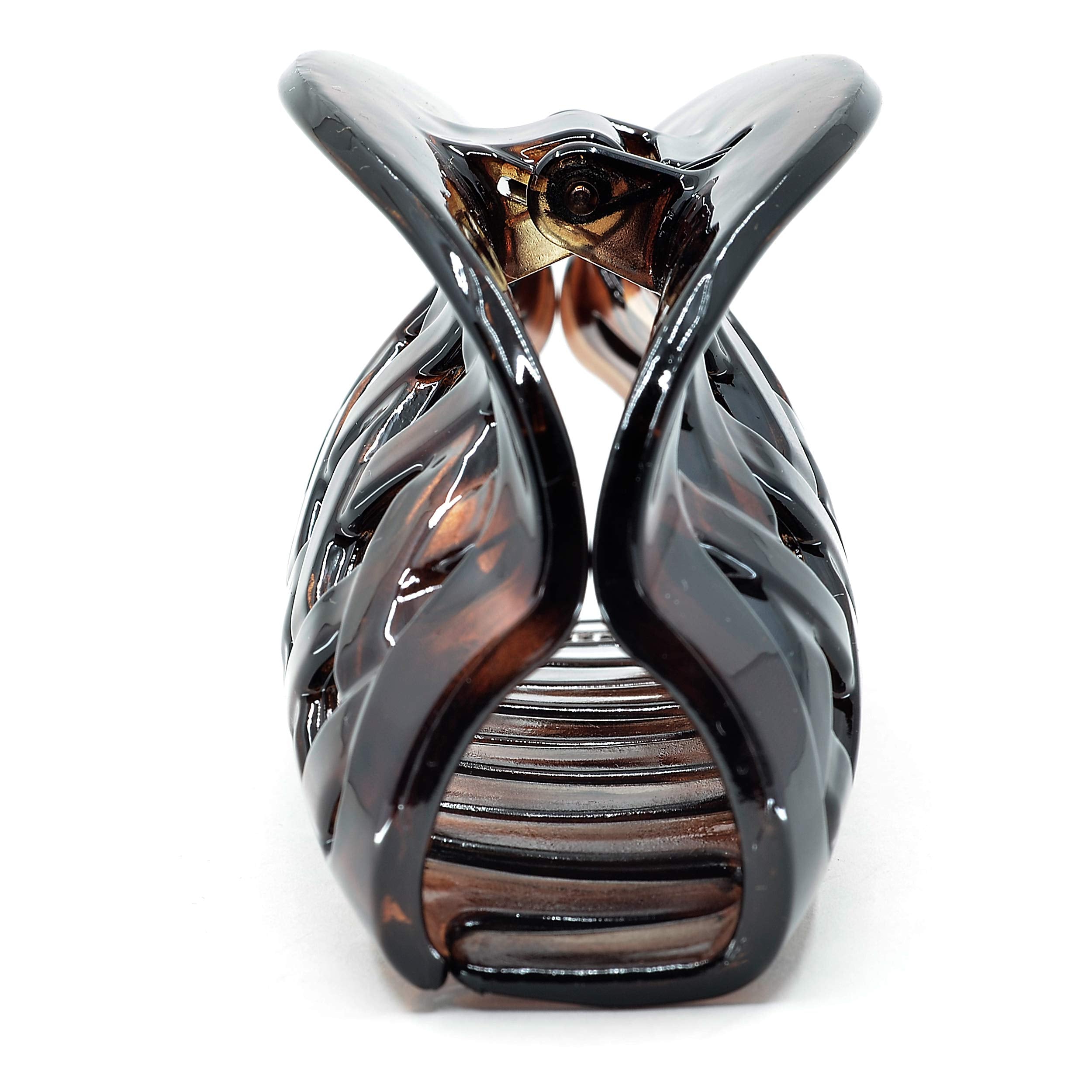 Camila Paris CP1807 made-in-France detail highlights craftsmanship