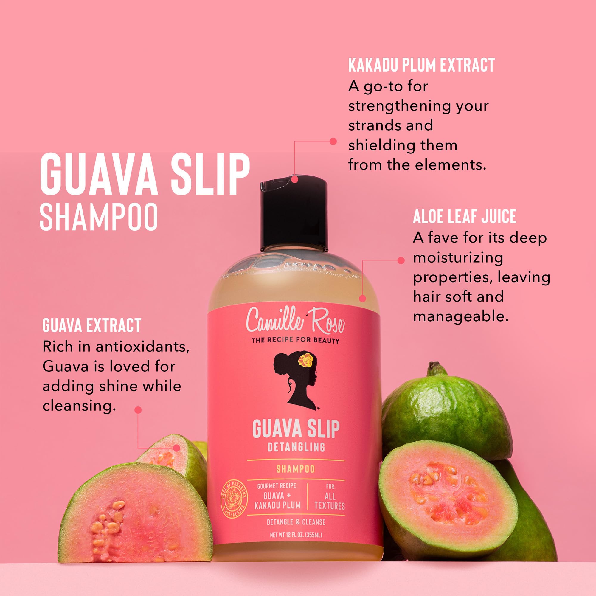 Camille Rose Guava Slip Shampoo cabello mojado siendo masajeado durante lavado