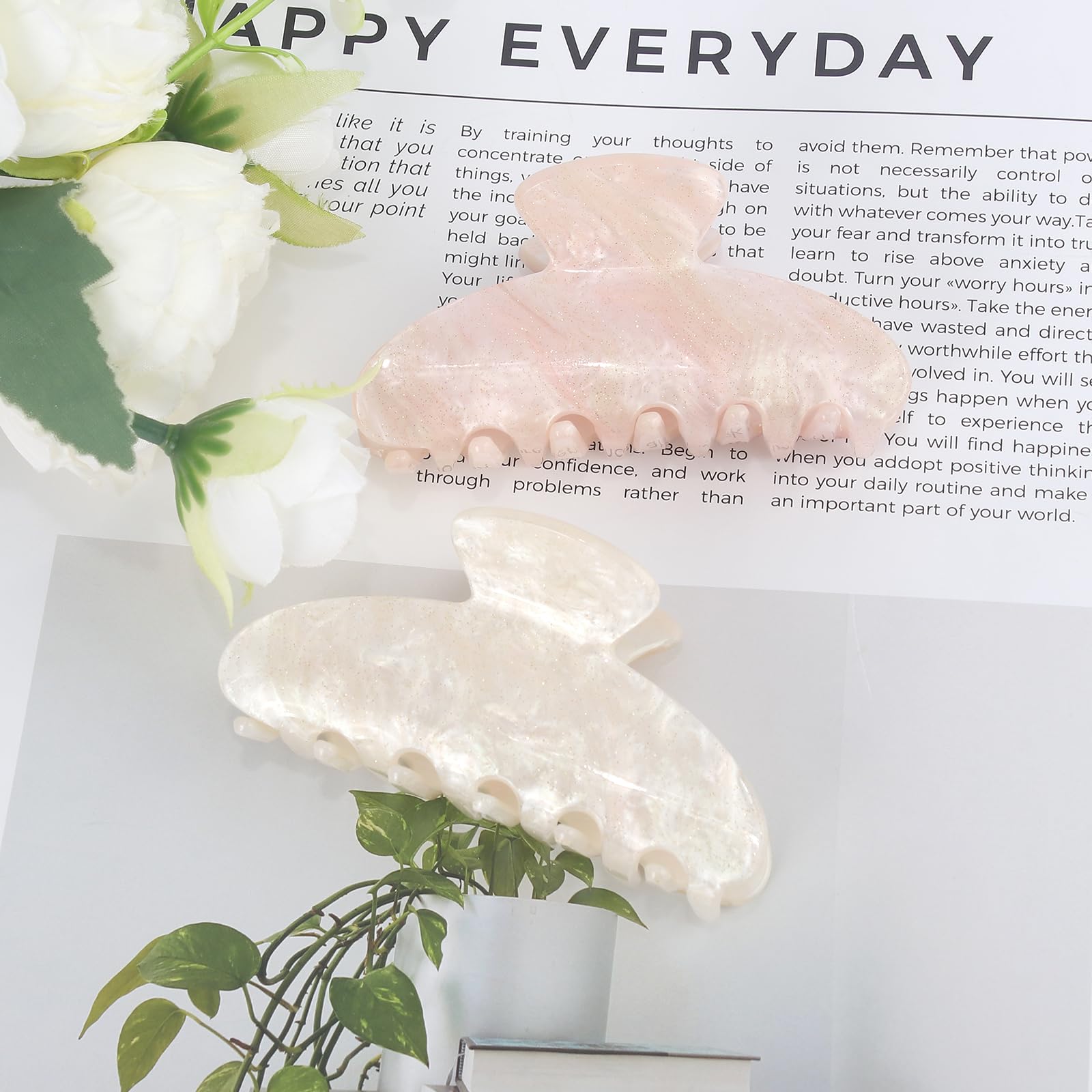 Canitor elegant textured clip adds soft charm to hairstyles