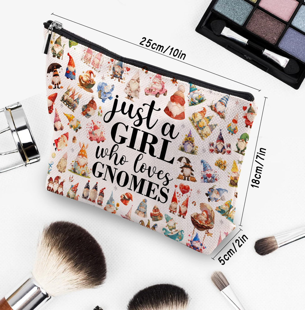 CEASQVAA makeup bag zipper closure emphasizes secure storage for brushes, lipstick and keys on the go.